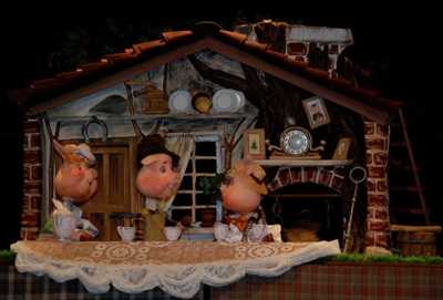 Билеты на Одного волка, два охотника и три поросенка в Альбатросе театр кукол