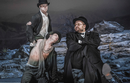 Билеты на В ожидании Годо в Новом драматическом театре