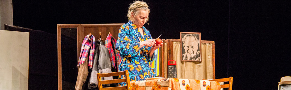 Билеты на Похороните меня за плинтусом в У Никитских ворот театр (Новая сцена)