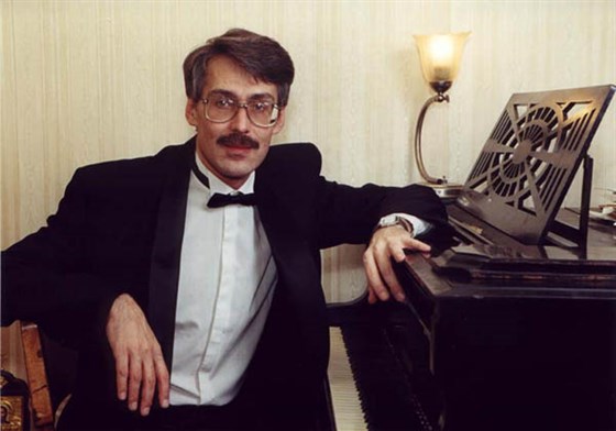 Билеты на Михаила Никешичева в МЗК