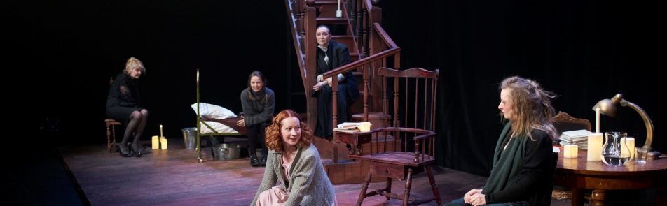 Билеты на МЕНЯ была в доме и ждала в Маяковскоге театр (малая сцена)