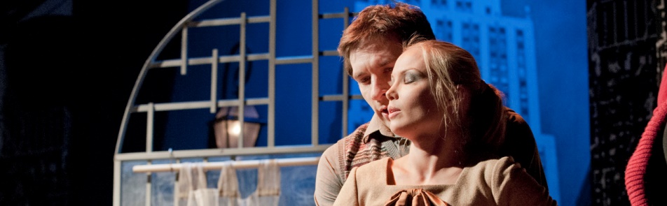 Билеты на Двое на качелях в ЦДКЖ