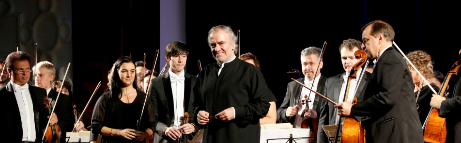 Билеты на Симфонический оркестр Мариинского театра. Дирижёр — Валерий Гергиев в Большом театре (Историческая сцена)