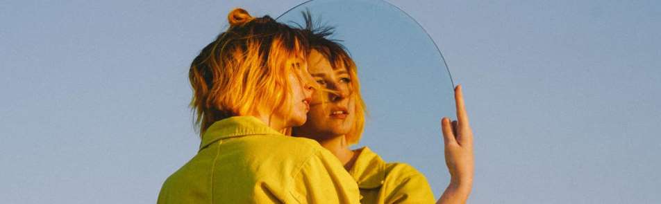 Билеты на Tessa Violet в Клубе RED