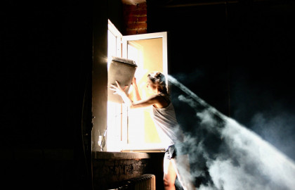 Билеты на Бесконечный апрель в ДК им. Зуева (малая сцена)