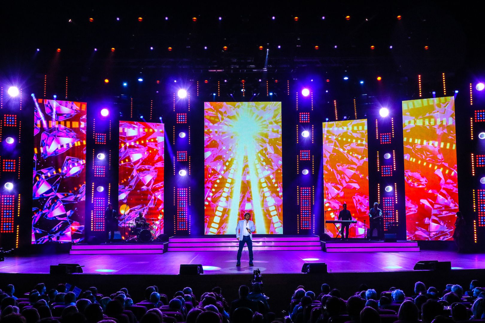 Билеты на Удачные песни в Крокусе Сити Холле