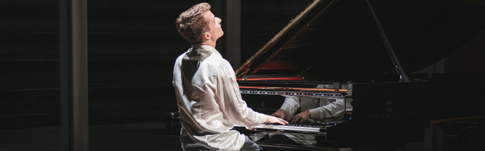 Билеты на Лоренцо Баньяти  в МЗК