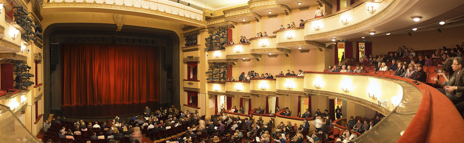 Билеты на Певцу любви, дубрав и мира в Вахтанговах театр