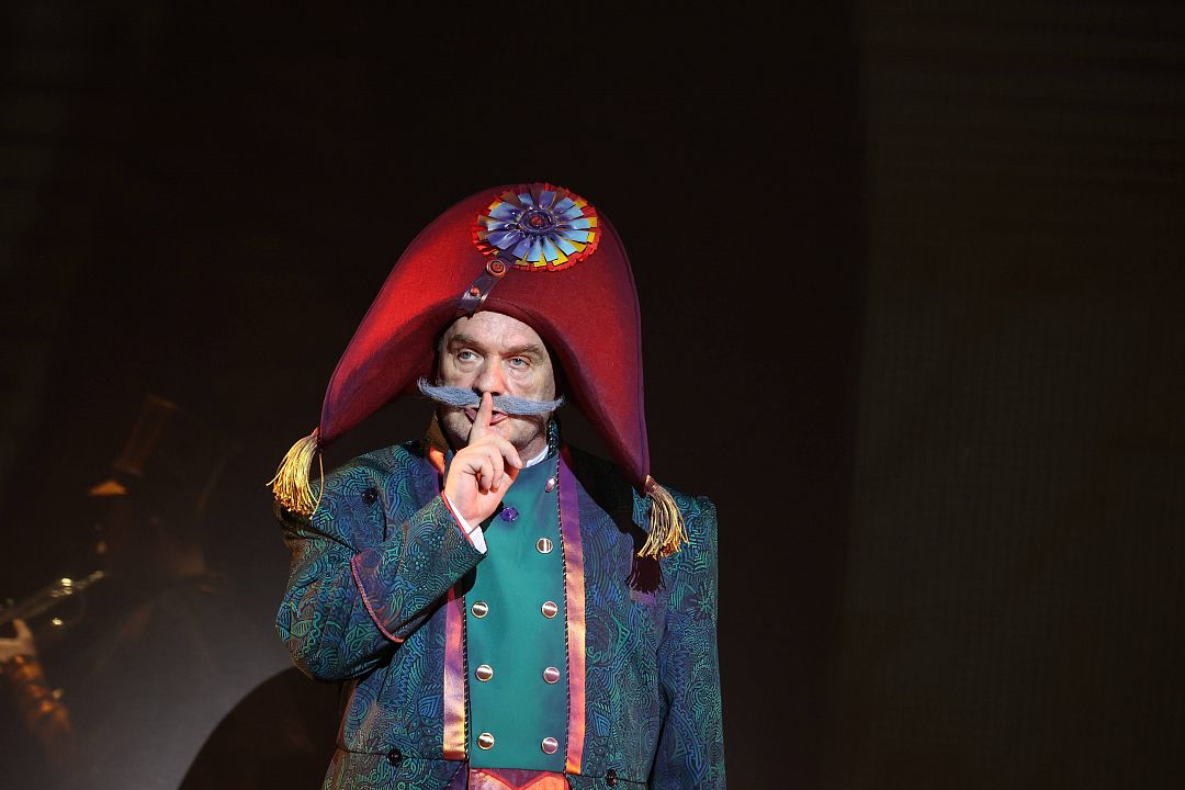 Билеты на Ревизора (Глебу Матвейчуку) в Армиях театр